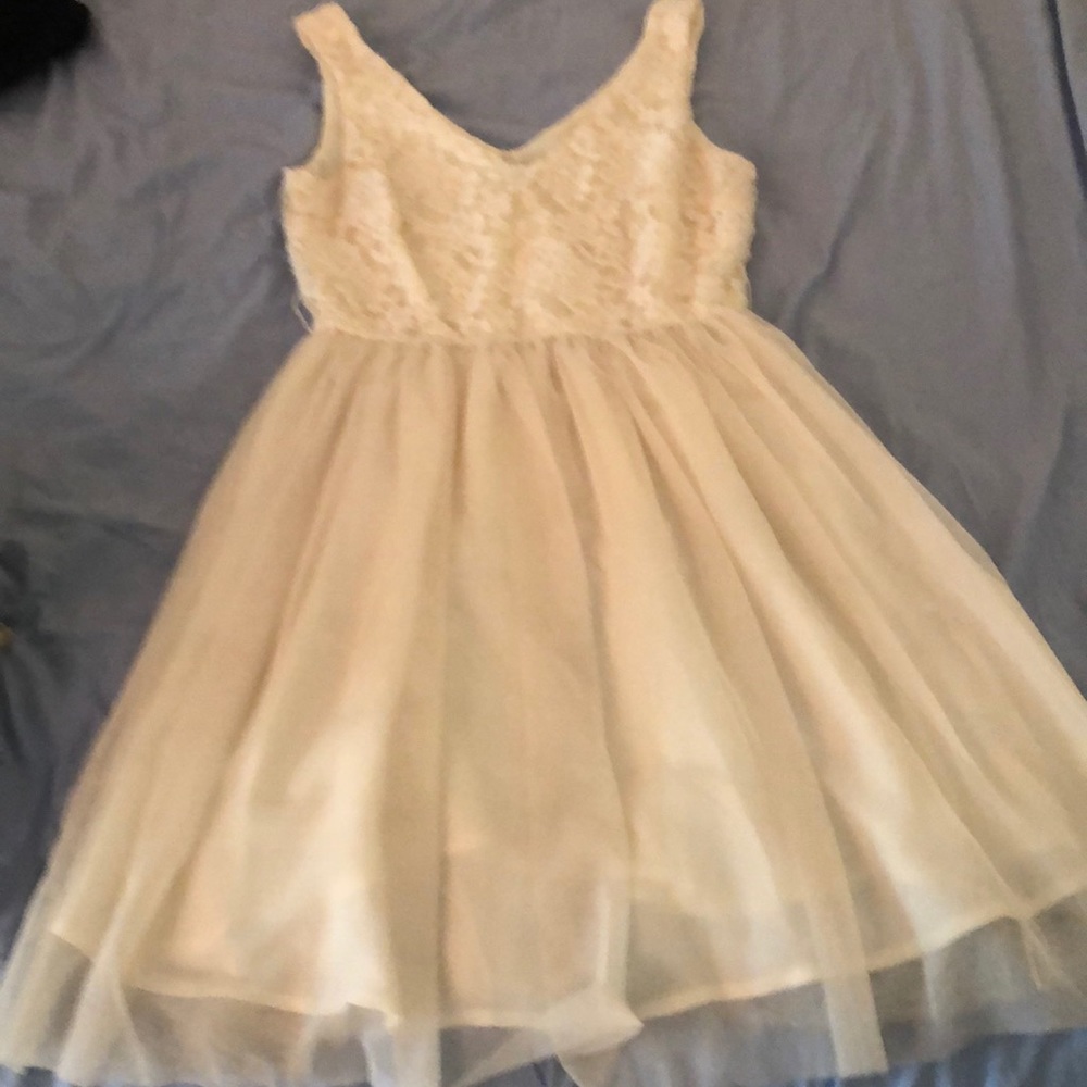 Lace cream dress